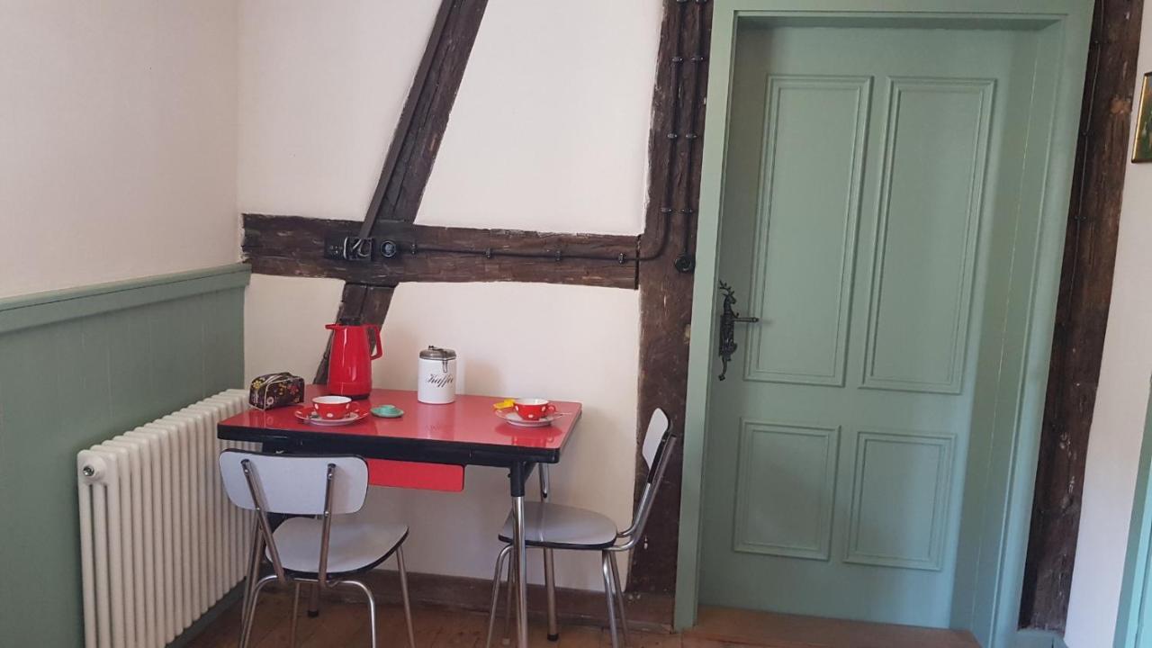 Historisches Fachwerkhaus "Hoher Hirschen" - Stilvolles Studio Und Museales Apartment Mit Romantischem Hof Und Garten Bodman-Ludwigshafen Exteriör bild